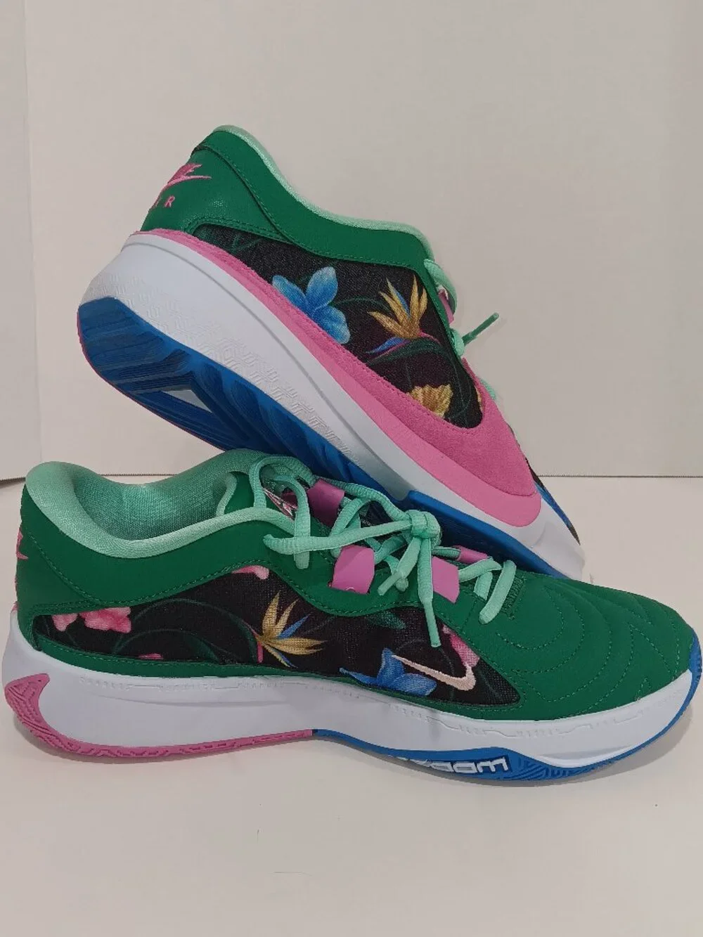 Nike Zoom Freak 5 Flowers Floral Love Giannis Green Men Size 8.5 DX4985-401